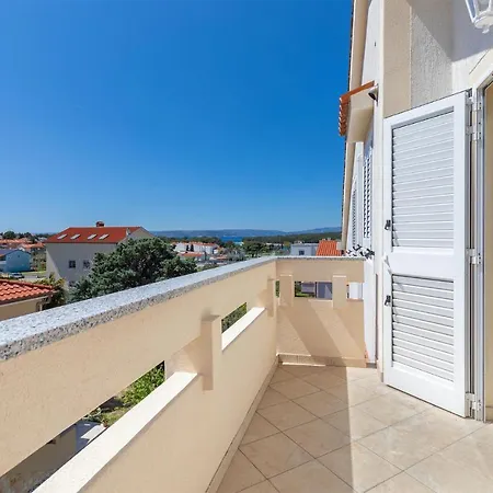 Appartement Amazing In With Kitchen Punat