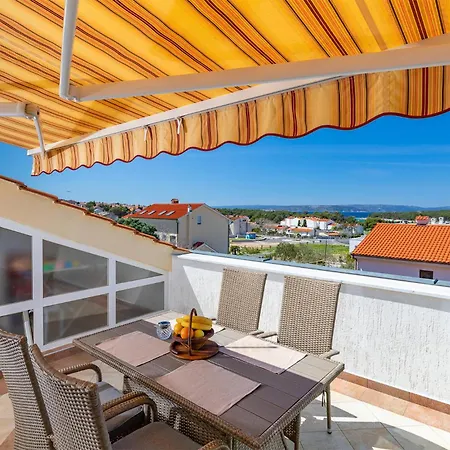 Amazing In With Kitchen Appartement
