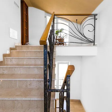 Amazing In With Kitchen Apartment